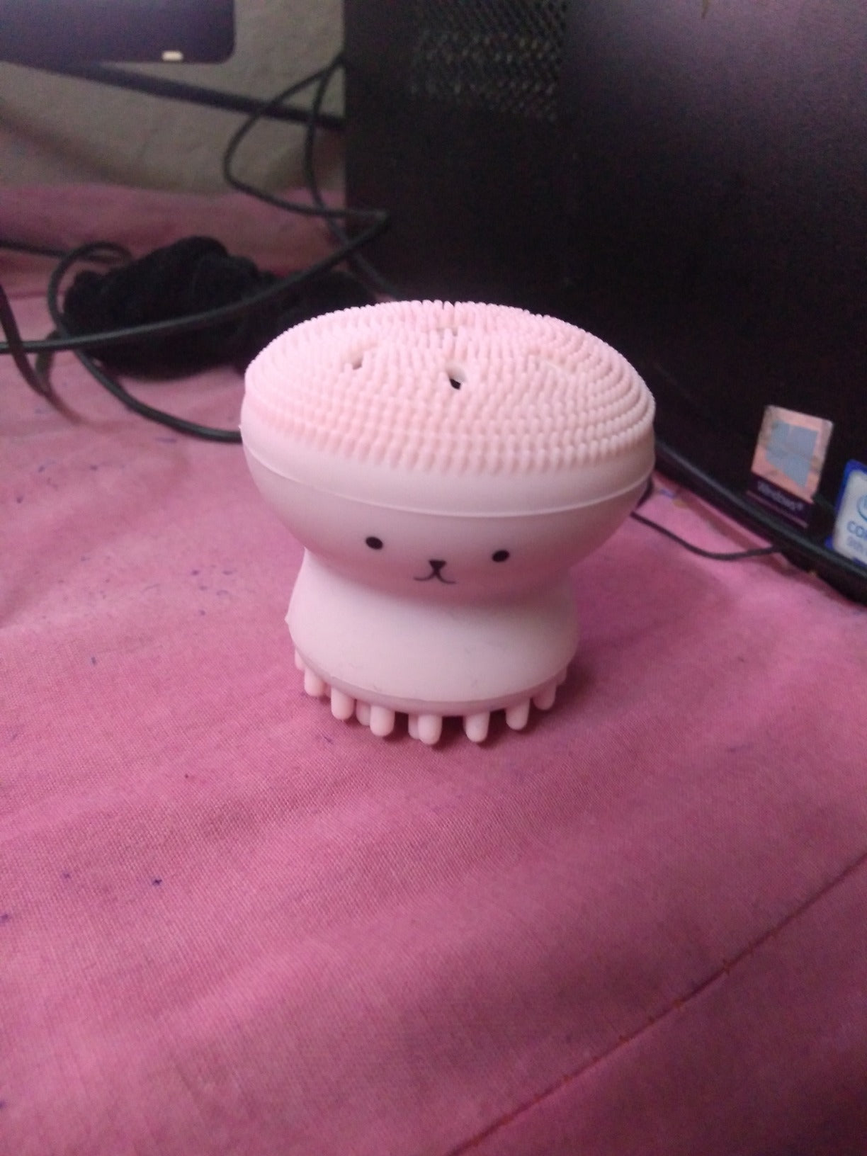 Silicone Facial Cleansing Brush – Gentle & Deep Face Scrubber for Radiant Skin